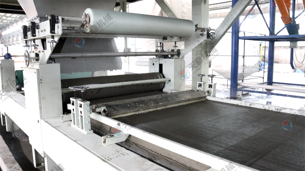 免拆模板保溫一體板設(shè)備 外墻保溫一體板設(shè)備 FS免拆模板生產(chǎn)線(xiàn)