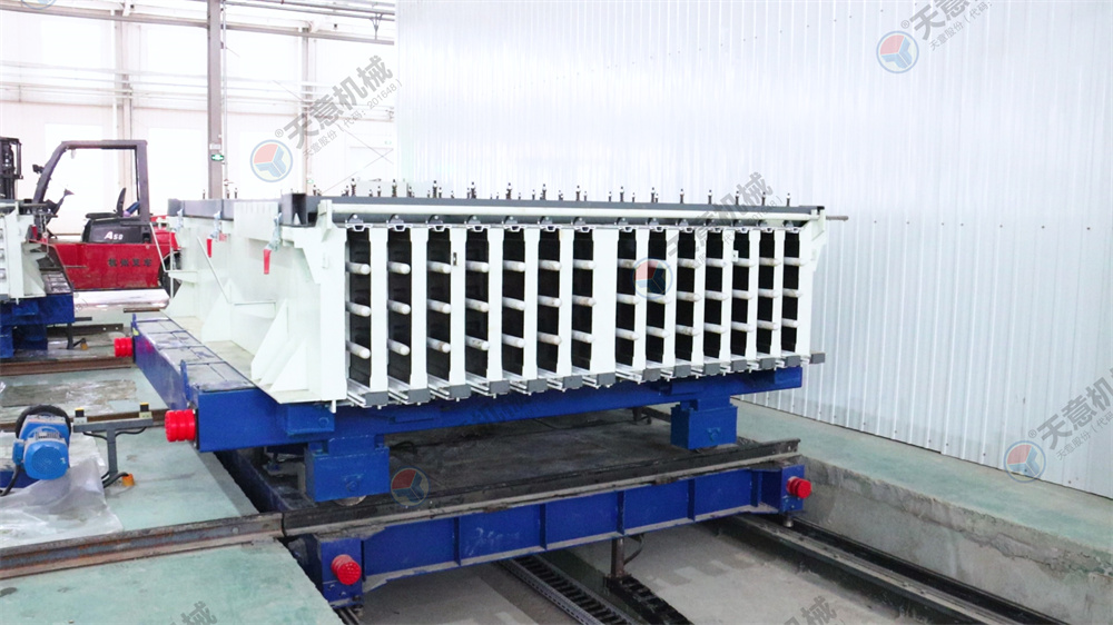 墻板機可生產(chǎn)多類型輕質(zhì)隔墻板丨天意隔墻板設(shè)備介紹